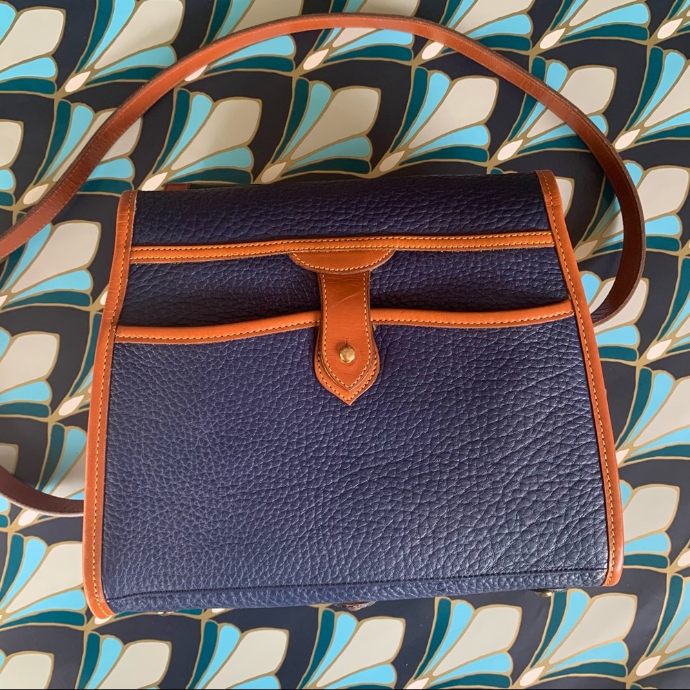 💙Air Force Blue Dooney & Bourke Vintage Essex Bag - Picture 4 of 15
